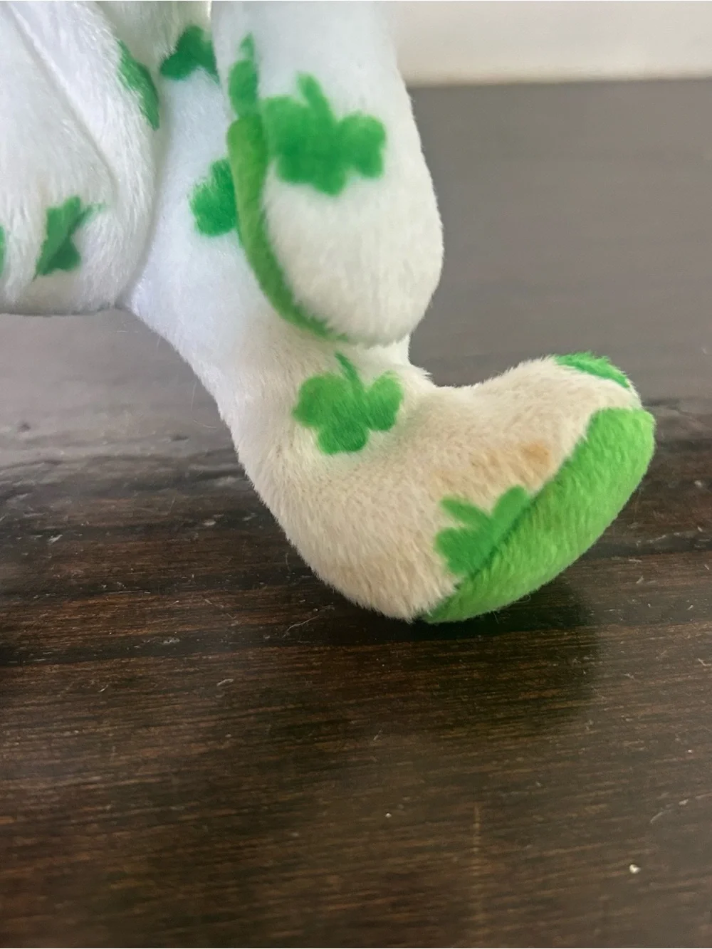 TY Erin The Bear Plush, Clover  - White & Green Shamrock beanie babies
